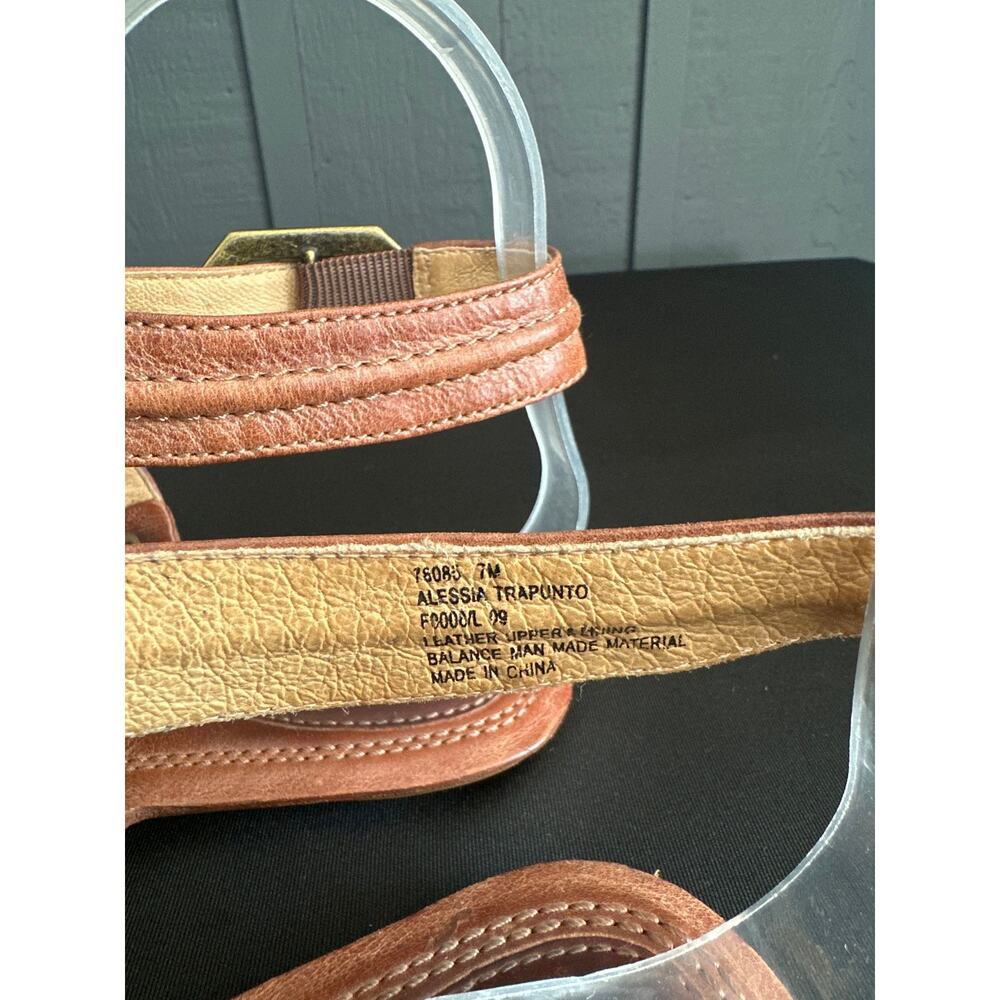 Frye Alessia Trapunto Brown Leather Buckled Thong Sandals Size 7 - Picture 9 of 11